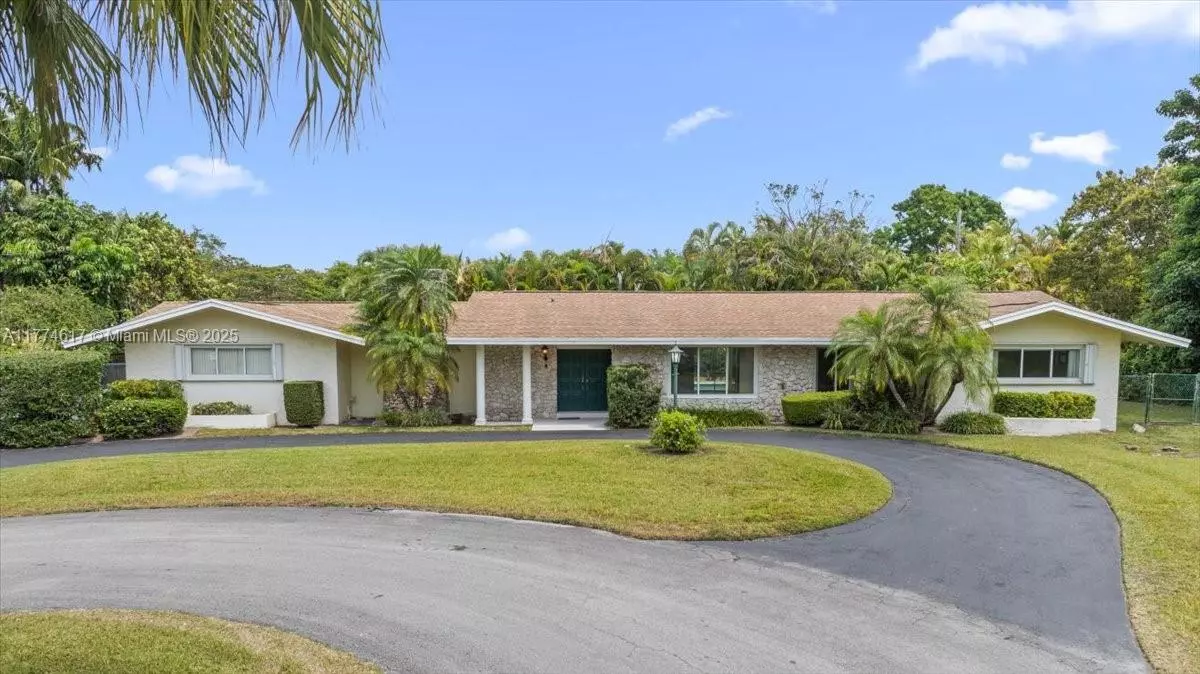 Pinecrest, FL 33156,7125 SW 119th St