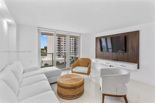 Miami Beach, FL 33140,5701 Collins Ave #503