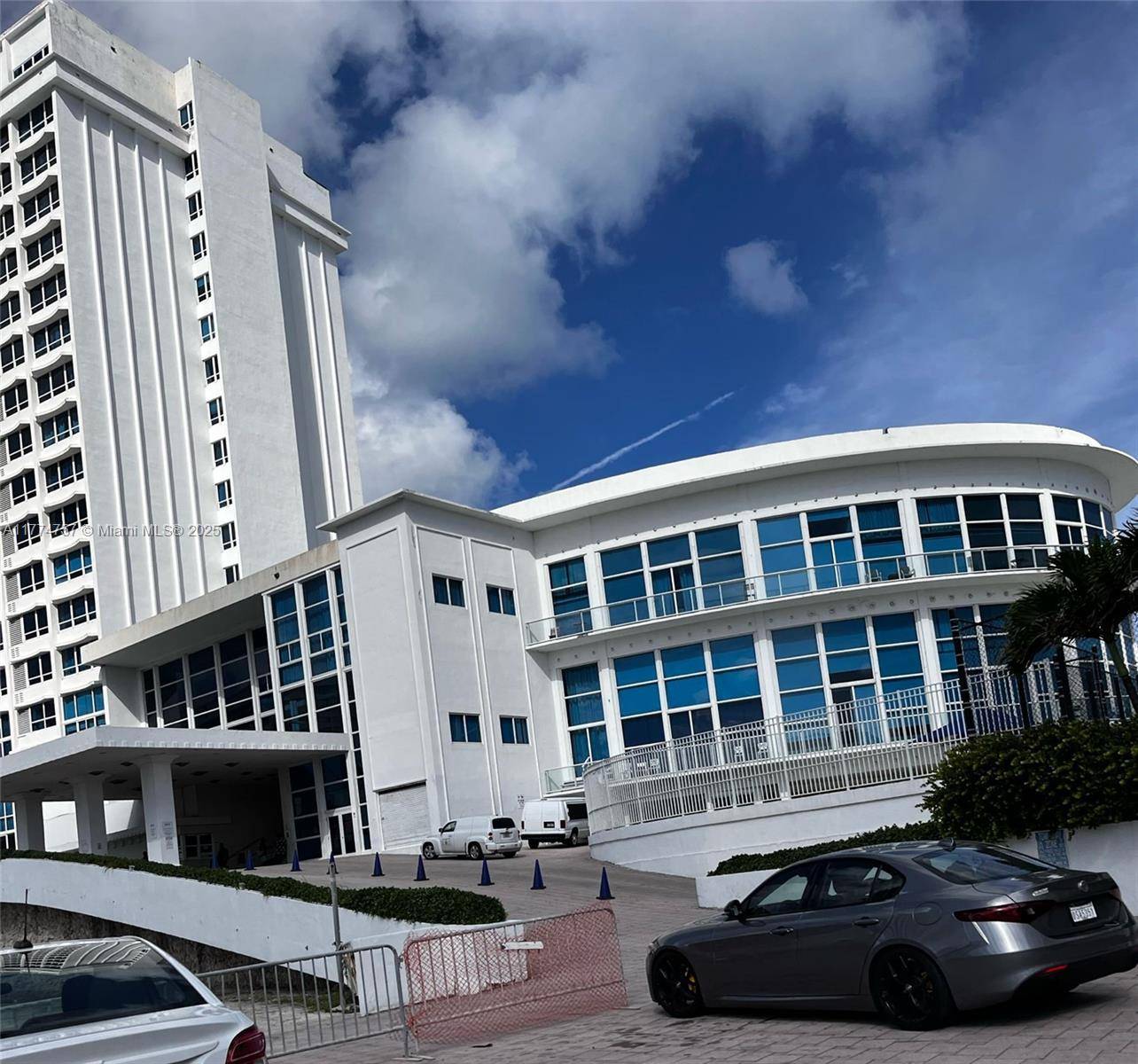 Miami Beach, FL 33140,5445 Collins Ave #L3