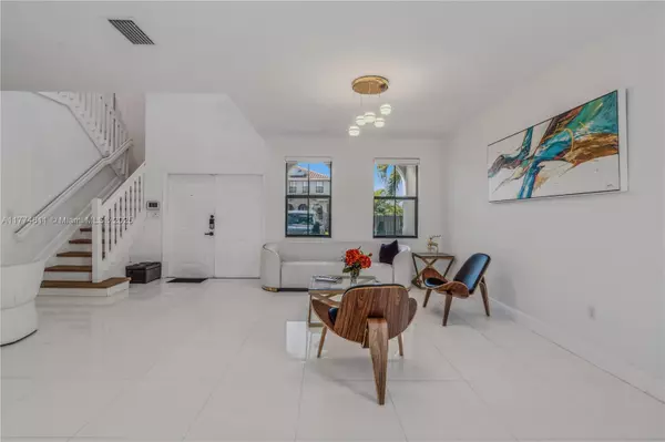 Miami, FL 33172,9839 NW 8th Ter