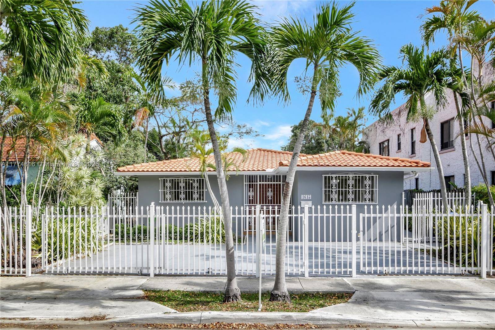 Miami, FL 33135,1645 SW 10 ST