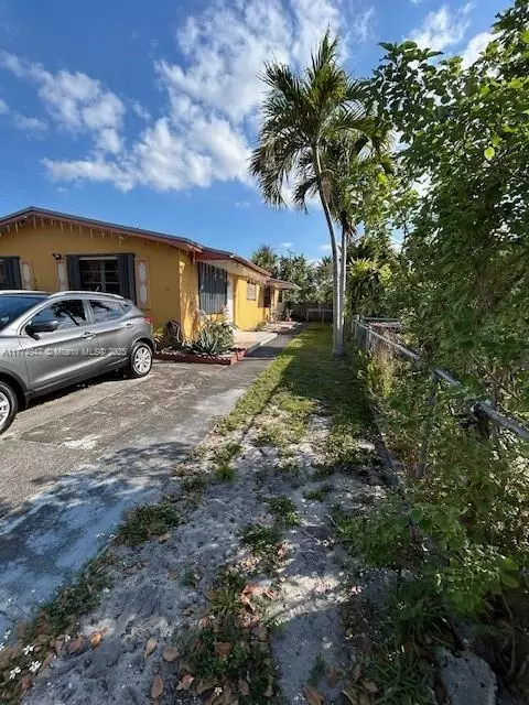 Hialeah, FL 33010,90 E 15th St