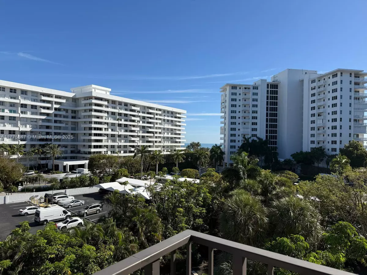 Key Biscayne, FL 33149,251 Crandon Blvd #409