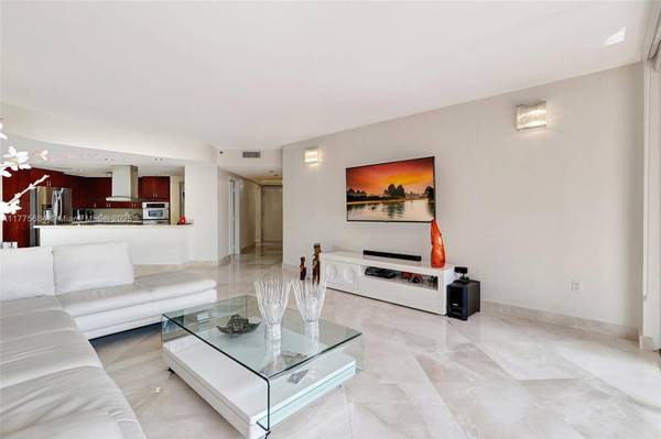 4000 ISLAND BLVD #402, Aventura, FL 33160