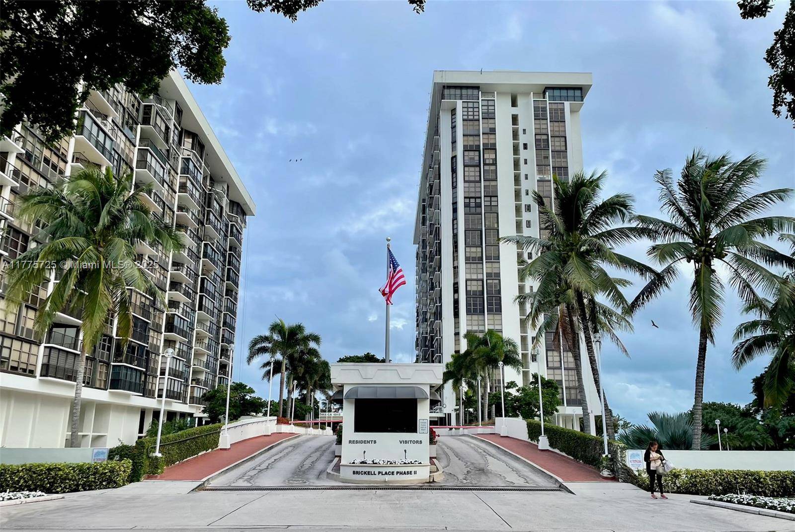 Miami, FL 33129,1901 Brickell Ave #B804