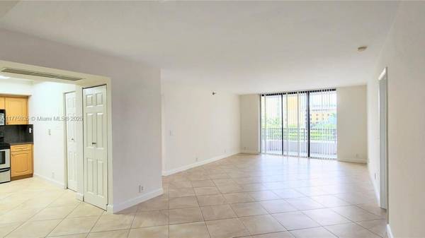 Aventura, FL 33180,3300 NE 191st St #614