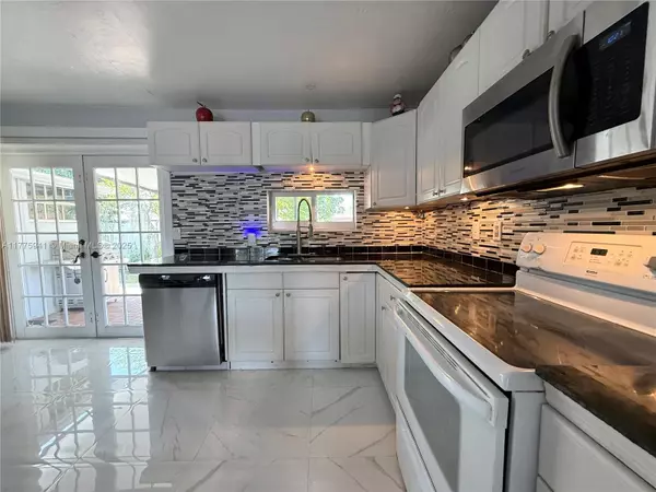 Dania Beach, FL 33314,4137 SW 49th St