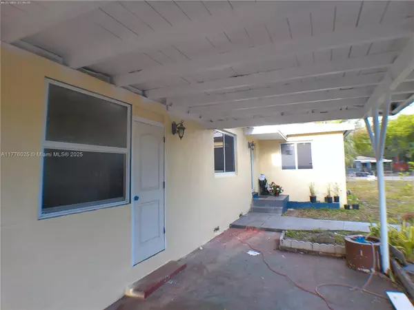 North Miami, FL 33168,205 NW 121st St