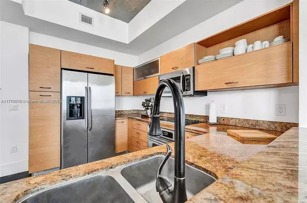 Miami, FL 33137,2275 Biscayne Blvd #PH205