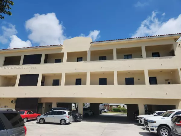 9710 E Indigo St #201, Palmetto Bay, FL 33157