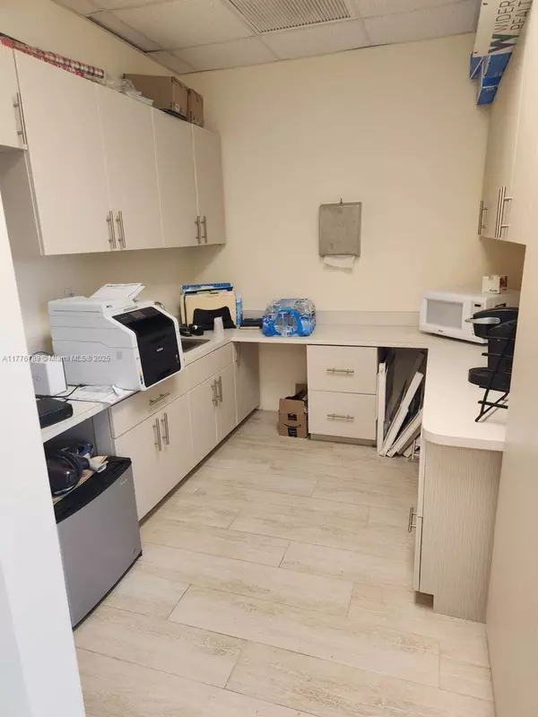 Palmetto Bay, FL 33157,9710 E Indigo St #201