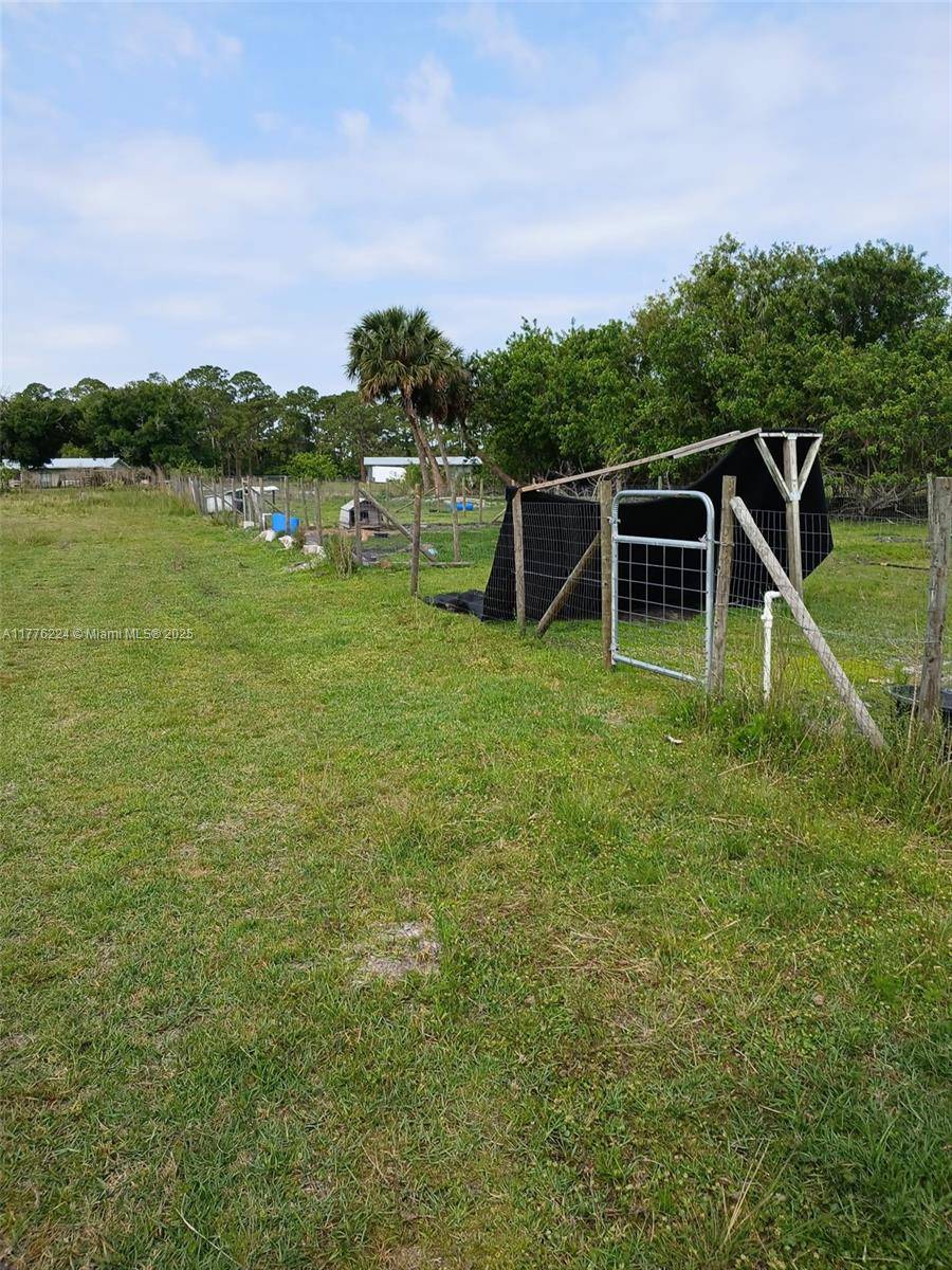 Fort Pierce, FL 34945,310 N Ffa Rd