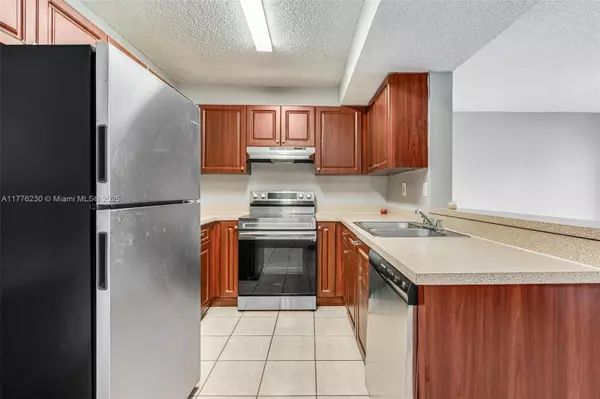 Pembroke Pines, FL 33025,351 Palm Way #106