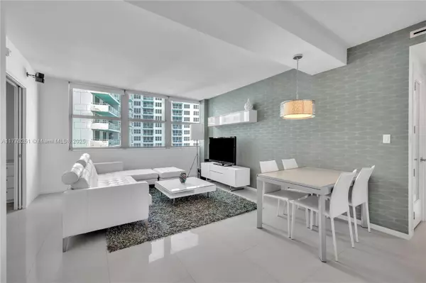 Miami Beach, FL 33140,5055 Collins Ave #7A