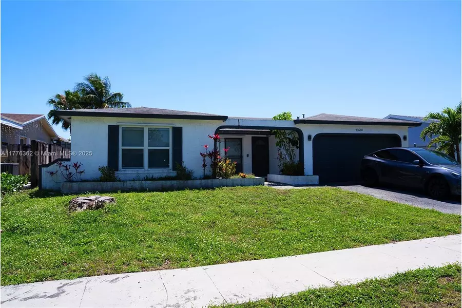 11660 NW 30th Pl, Sunrise, FL 33323