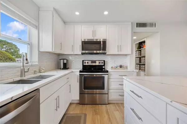 Delray Beach, FL 33446,72 Monaco B #72