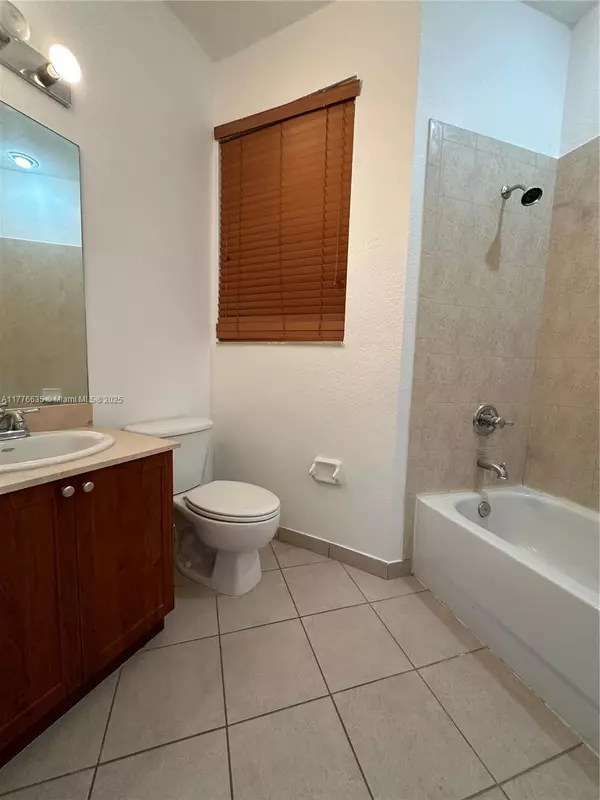 Doral, FL 33178,8900 NW 107th Ct #217-3