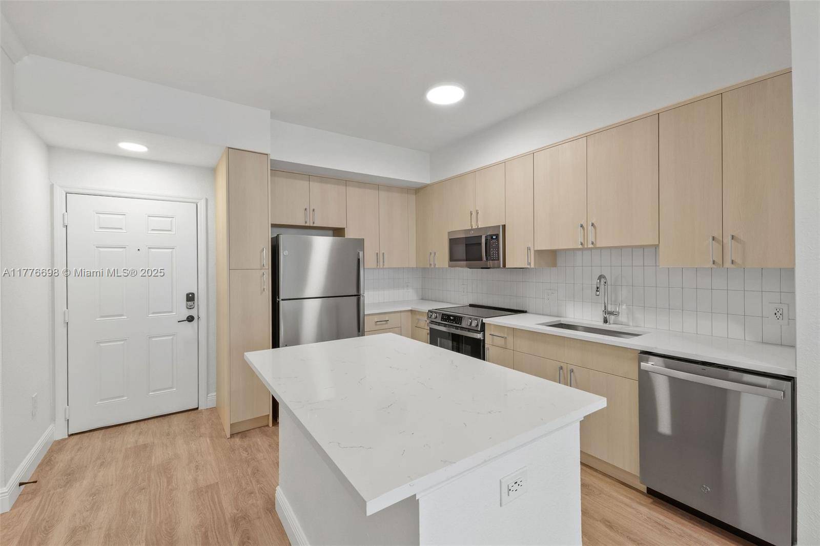 Pembroke Pines, FL 33025,10170 SW 7th St #20-206