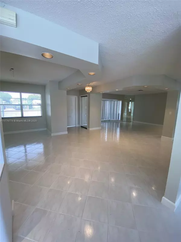 Hollywood, FL 33020,1601 N 29th Ave