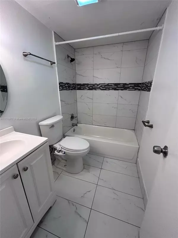 Hollywood, FL 33020,2150 Madison St #18