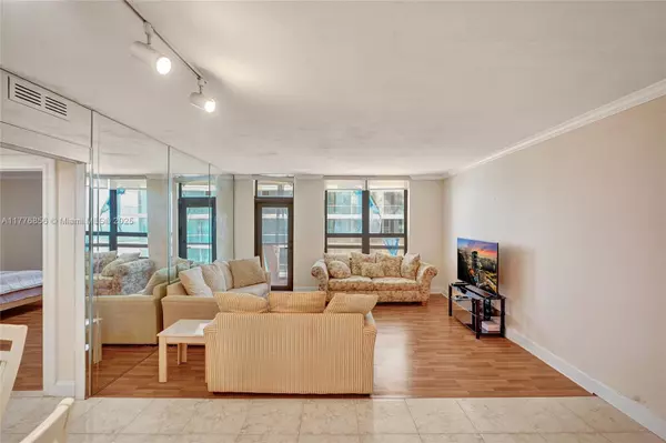 Bal Harbour, FL 33154,10185 Collins Ave #1021