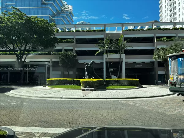 Miami, FL 33131,540 Brickell Key Dr #1226