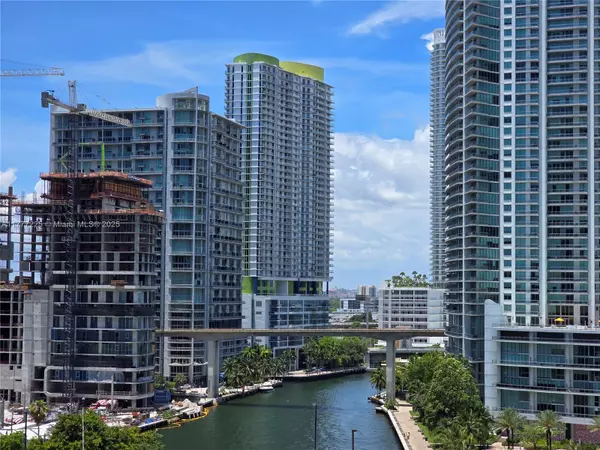 Miami, FL 33131,31 SE 5th #1203