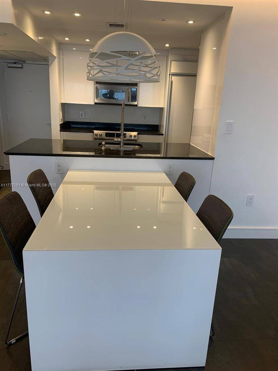 Bal Harbour, FL 33154,10275 Collins Ave #1028