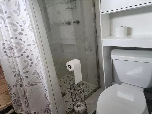 Lauderdale Lakes, FL 33319,4001 NW 46th Way #1