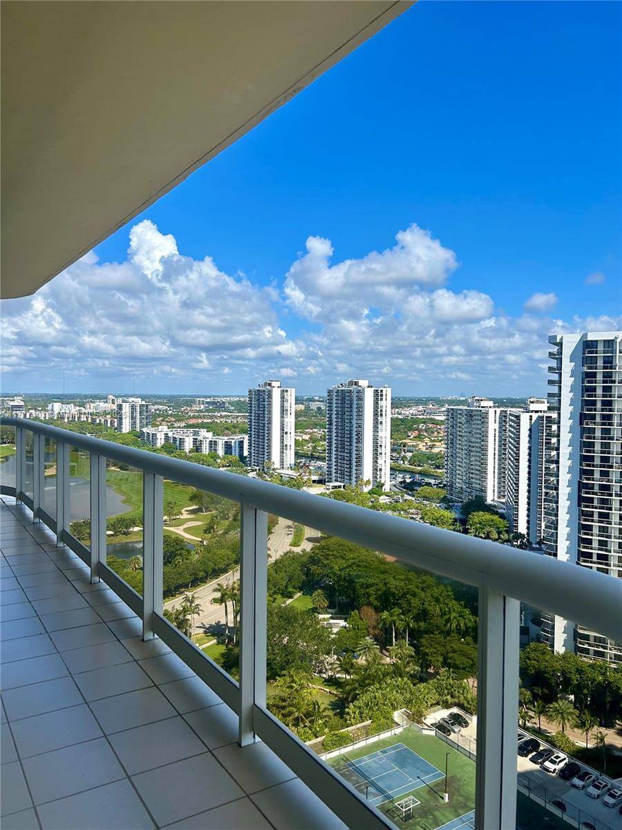 Aventura, FL 33180,20191 E Country Club Dr #2504