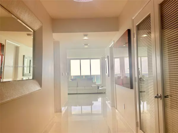 Hallandale Beach, FL 33009,1850 S Ocean Dr #3701
