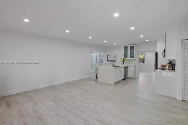Miami, FL 33144,211 SW 61st Ave