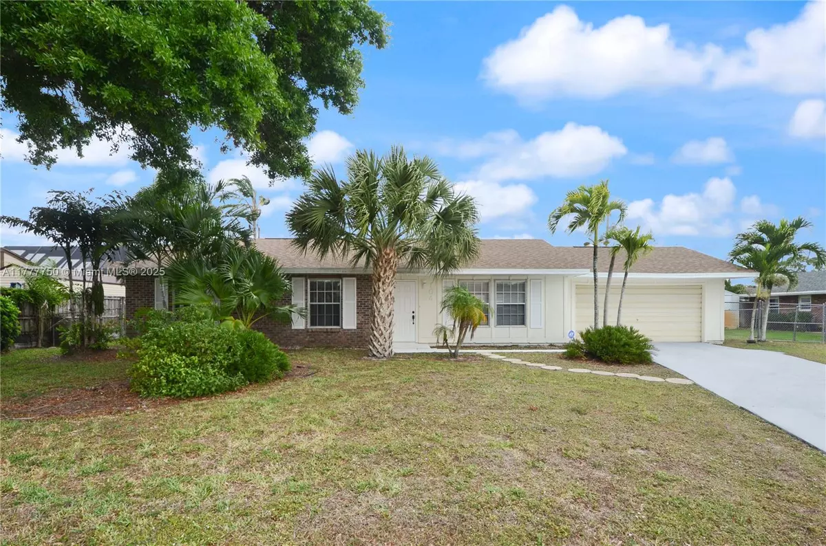 Lake Worth, FL 33467,104 W Palmetto Rd