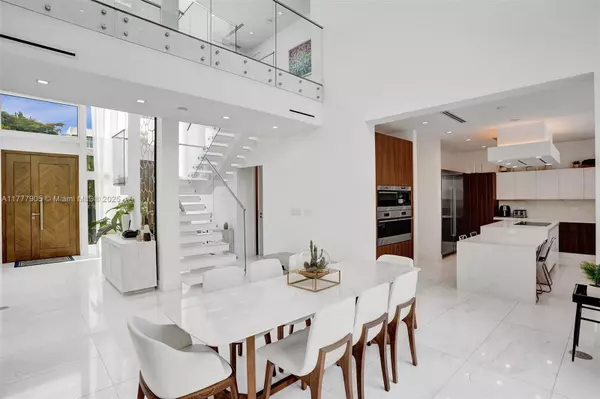 Key Biscayne, FL 33149,201 Buttonwood Dr