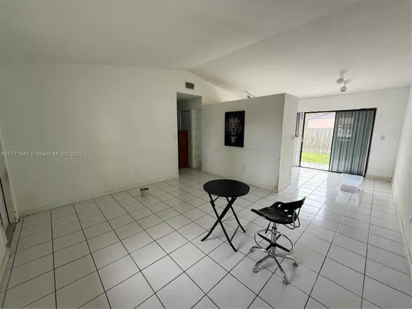 Miami, FL 33175,4465 SW 136th Pl