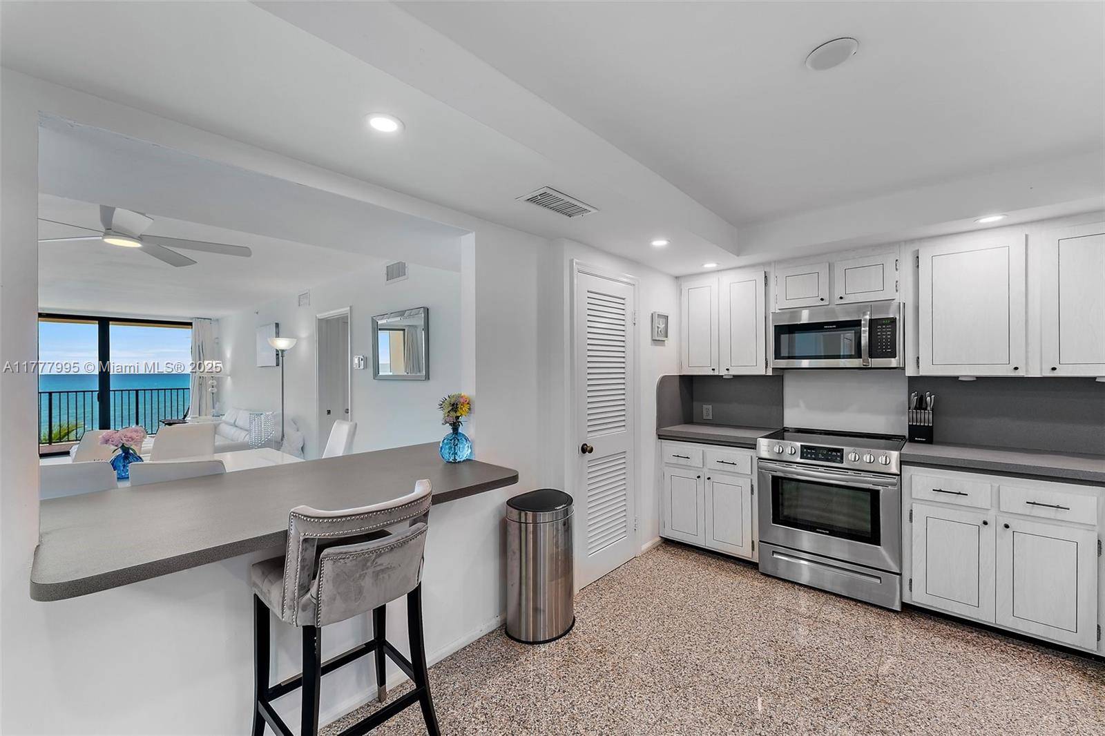 Jupiter, FL 33469,200 Beach Road #402