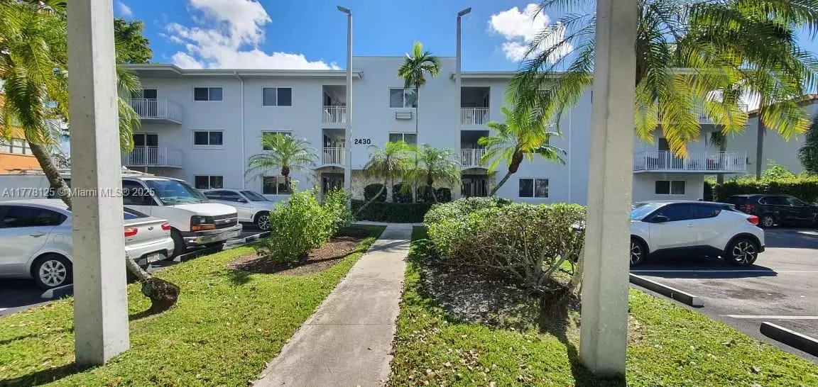 2430 NE 135th St #304, North Miami, FL 33181