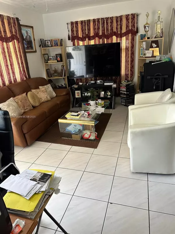 Miami, FL 33161,15003 NE 8th Ave