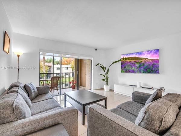 Weston, FL 33326,398 Lakeview Dr #205