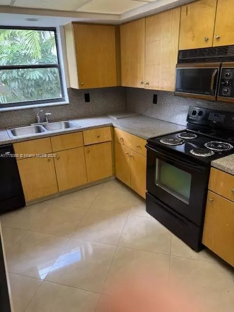 Bay Harbor Islands, FL 33154,10000 Bay Harbor Terrace #201-A