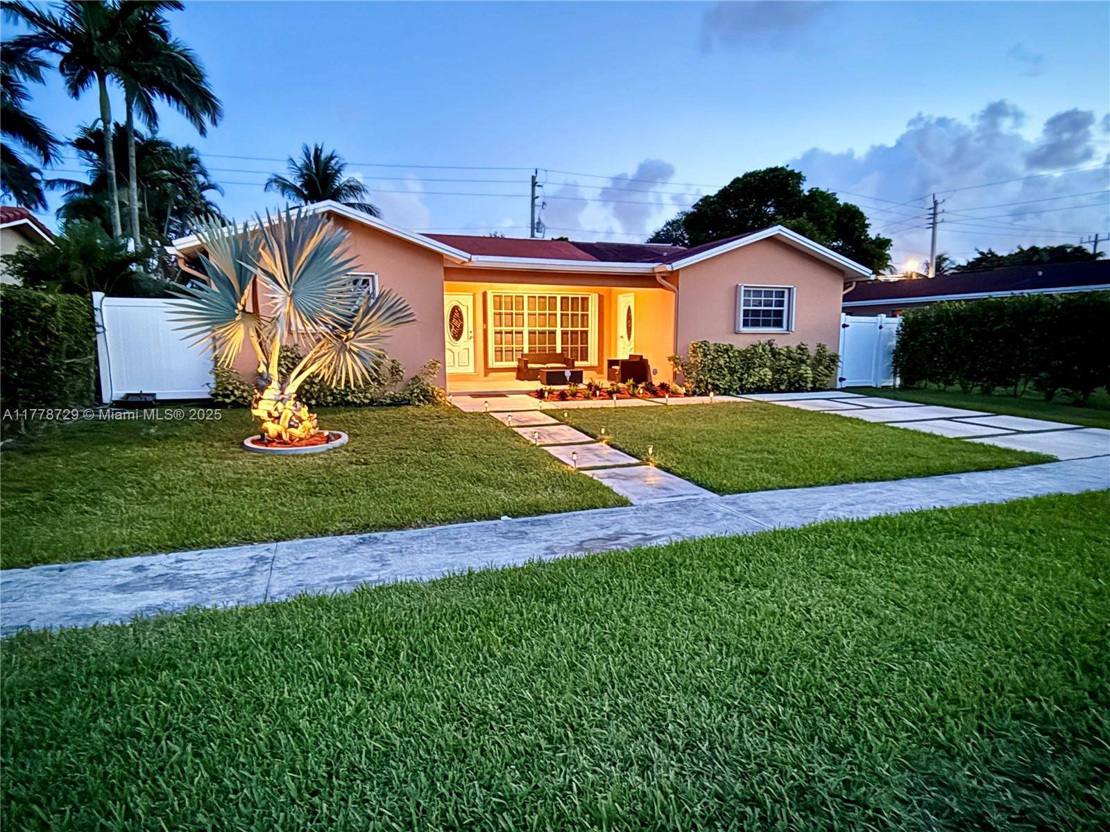 Dania Beach, FL 33004,206 SE 3rd Pl #206