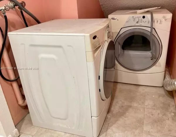 Lauderhill, FL 33313,1754 NW 55th Ave #102