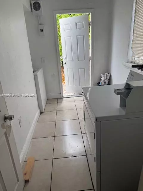 Miami, FL 33145,1738 SW 17th St