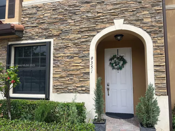 Hialeah, FL 33018,9351 W 33rd Ln #9351