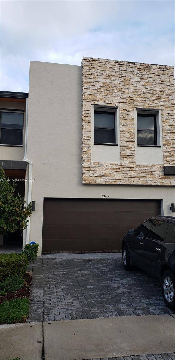 Doral, FL 33178,7945 NW 105th Ct #7945