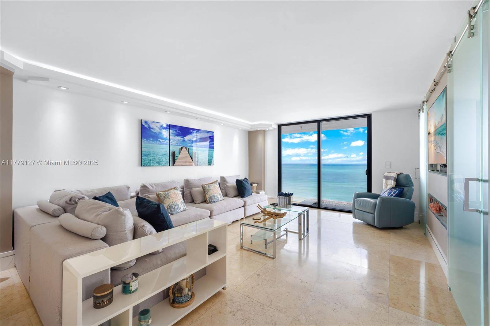Miami Beach, FL 33140,6061 Collins Ave #8F