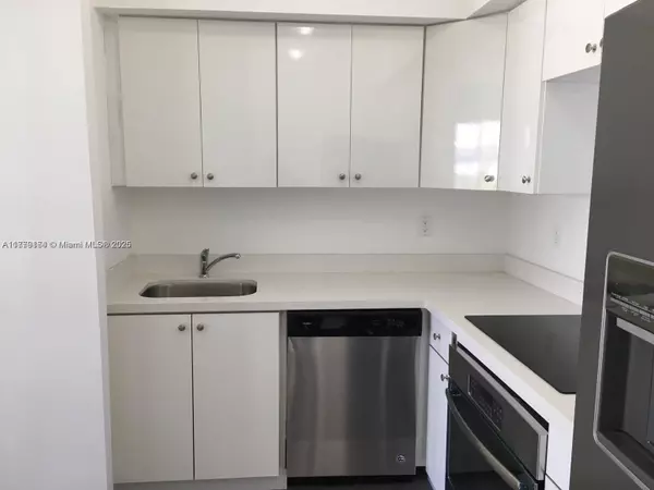 Miami Beach, FL 33139,810 7th St #203