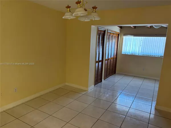 Miami, FL 33174,10881 SW 6 ST #10