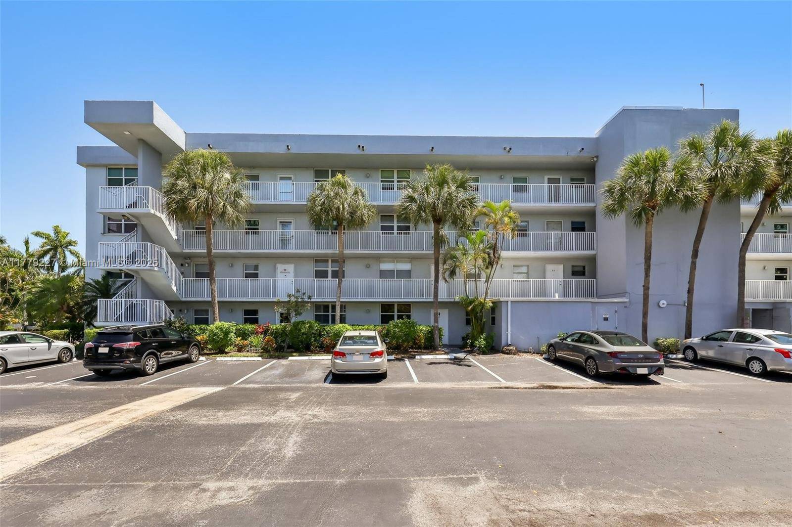 101 Royal Park Dr #1D, Oakland Park, FL 33309