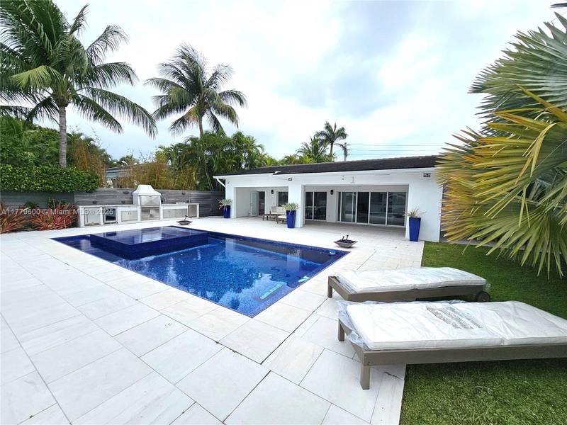1150 S Biscayne Point Rd, Miami Beach, FL 33141